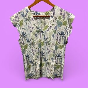 Cute flowy tropical lightweight v-neck ruffle sleeve top Anne Carson breezy
